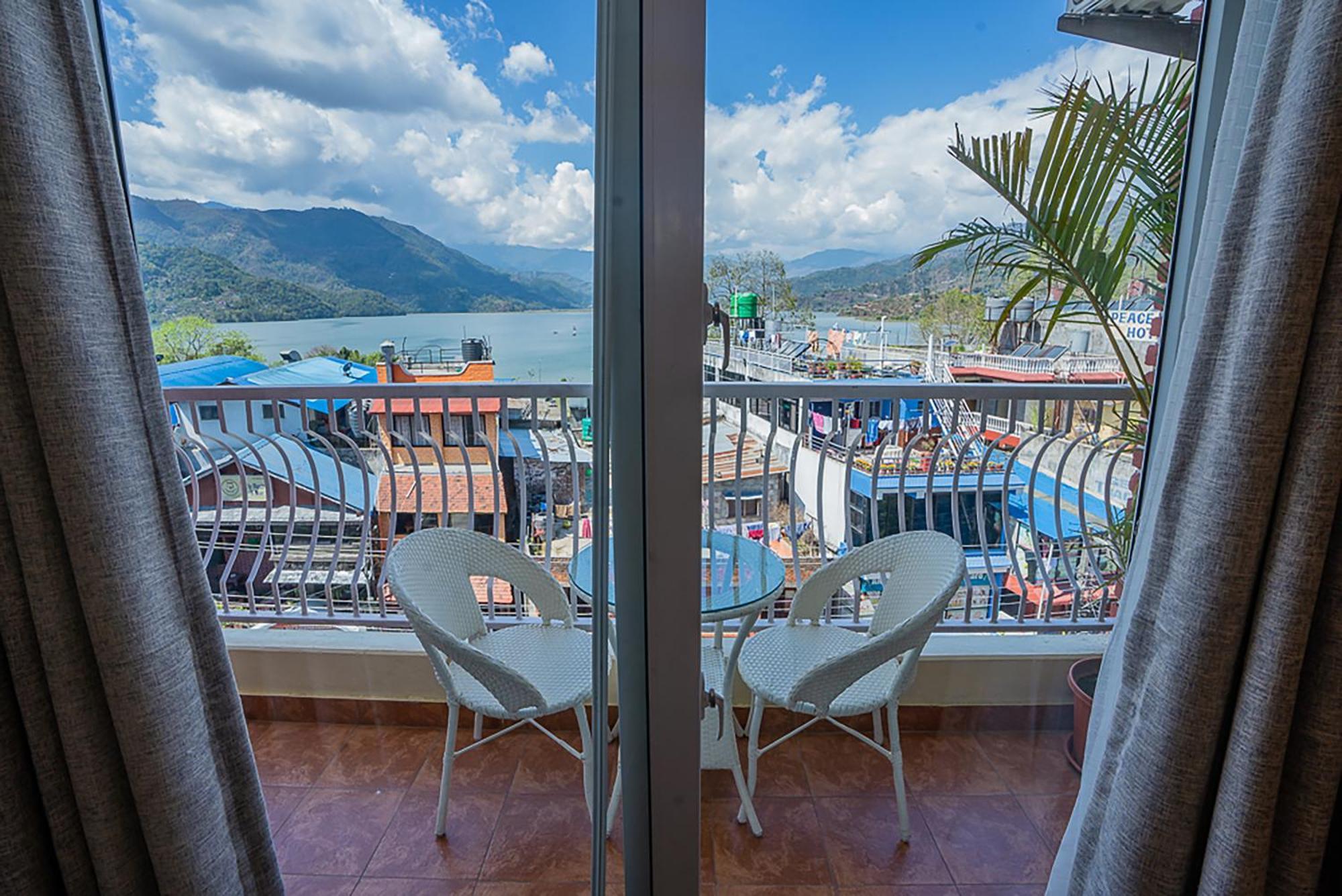 Himalayan Glory Inn Pokhara Exteriör bild